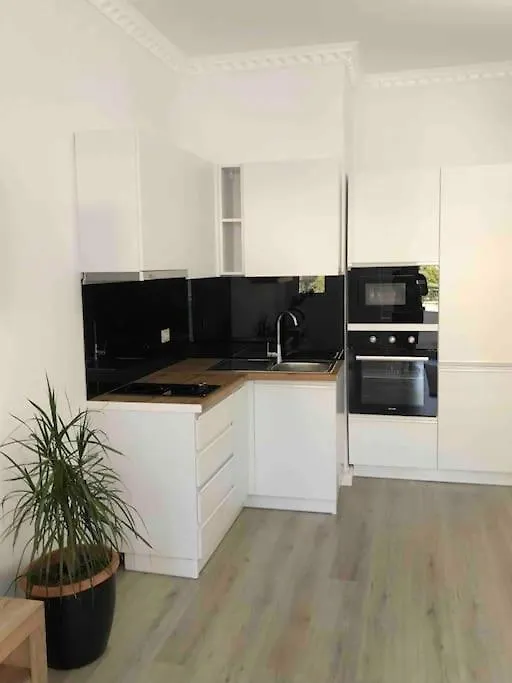 2 Bedroom Apartment On The Lungomare Avlonya 0*,